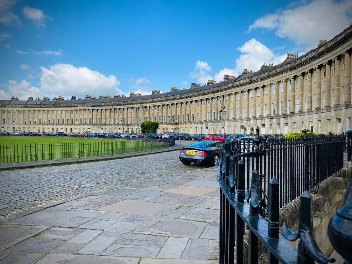 Spacious City Centre Apartment Bath Luaran gambar
