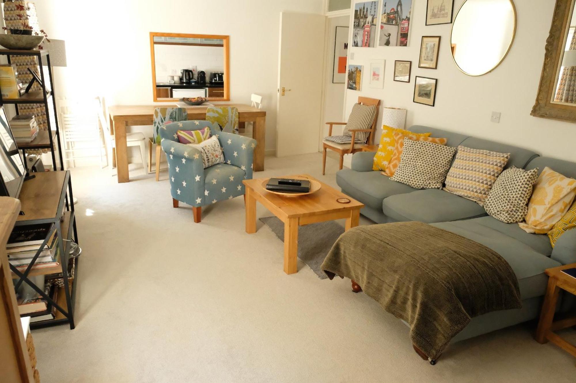Spacious City Centre Apartment Bath Luaran gambar