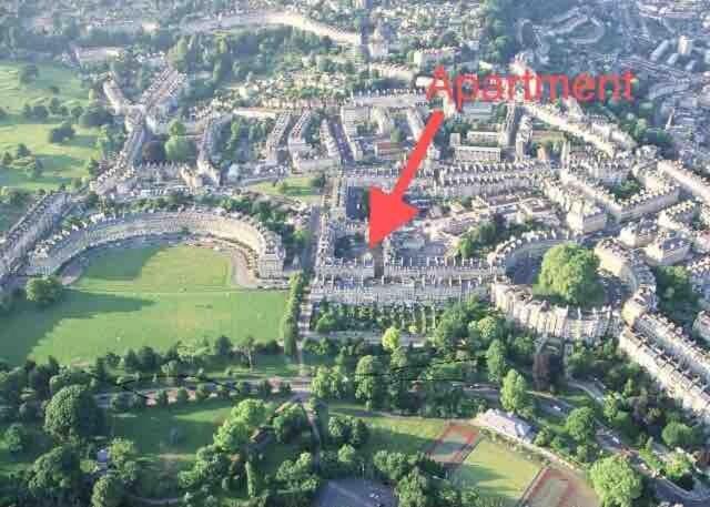 Spacious City Centre Apartment Bath Luaran gambar