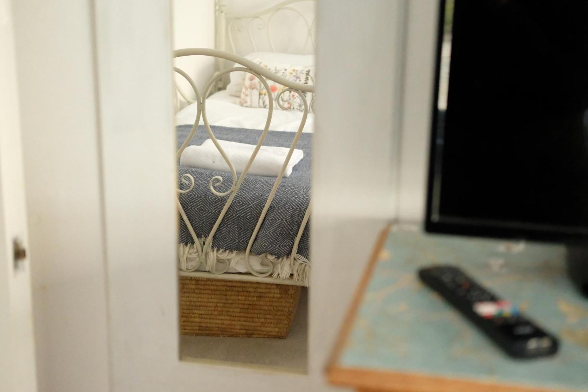 Spacious City Centre Apartment Bath Luaran gambar