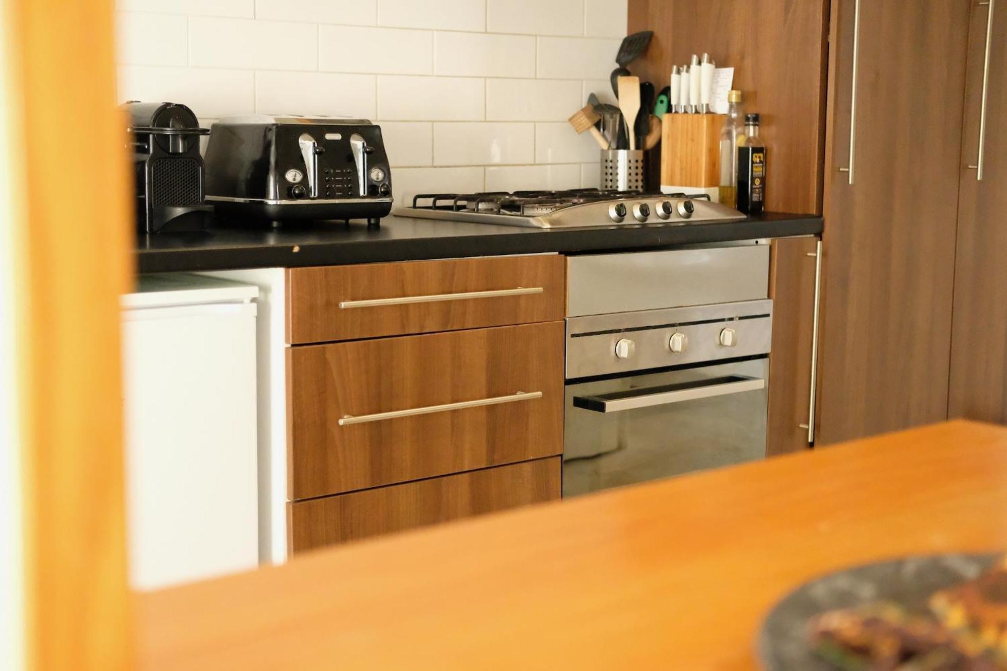 Spacious City Centre Apartment Bath Luaran gambar