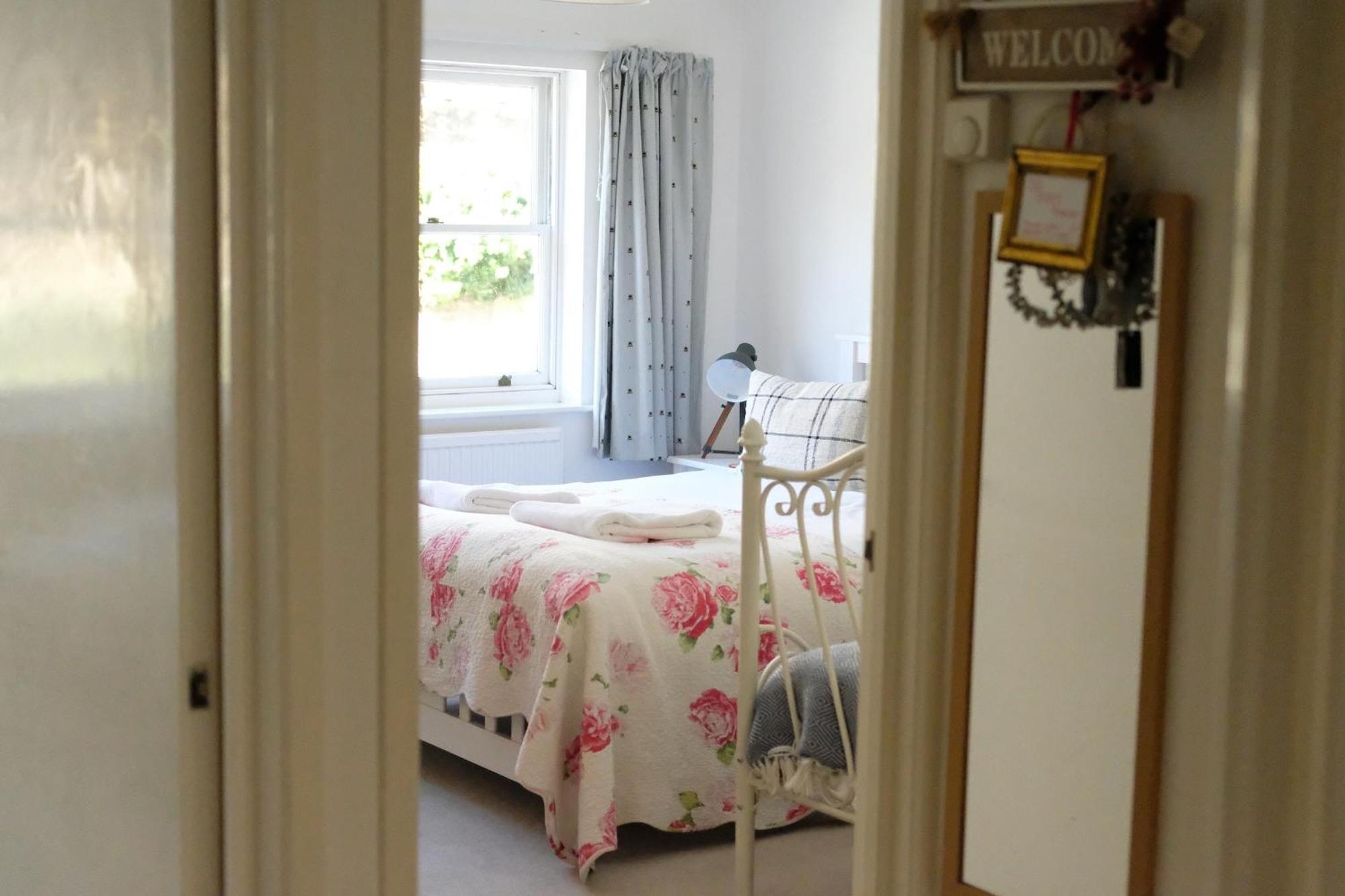 Spacious City Centre Apartment Bath Luaran gambar