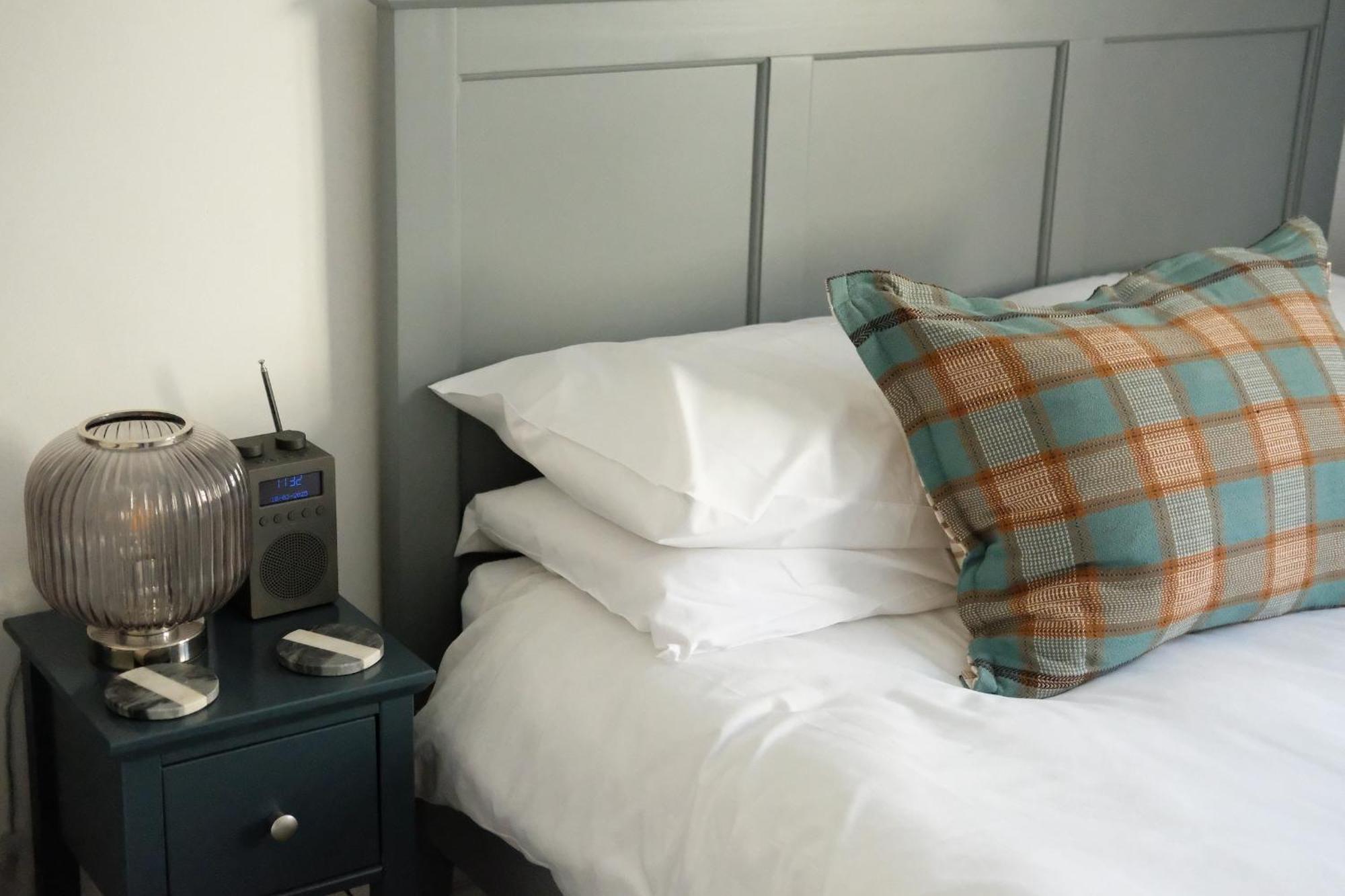 Spacious City Centre Apartment Bath Luaran gambar